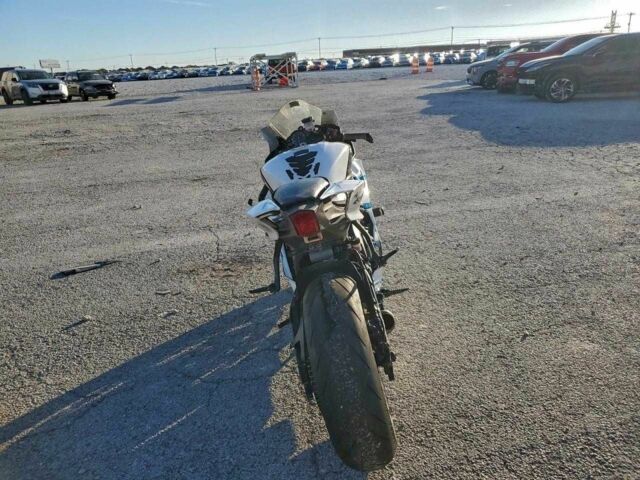 Ямаха Р6, объемом двигателя 0.6 л и пробегом 0 тыс. км за 9000 $, фото 4 на Automoto.ua