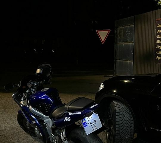 Синій Ямаха R6, об'ємом двигуна 0.6 л та пробігом 44 тис. км за 3900 $, фото 1 на Automoto.ua
