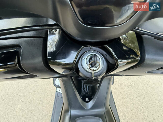 Черный Ямаха Т-макс, объемом двигателя 0.5 л и пробегом 19 тыс. км за 5999 $, фото 38 на Automoto.ua
