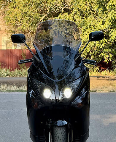 Черный Ямаха Т-макс, объемом двигателя 0.5 л и пробегом 19 тыс. км за 5999 $, фото 1 на Automoto.ua