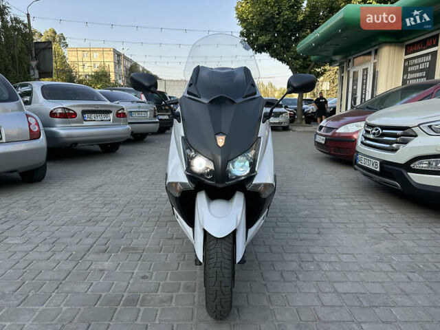 Ямаха T-max, об'ємом двигуна 0.53 л та пробігом 12 тис. км за 6900 $, фото 5 на Automoto.ua