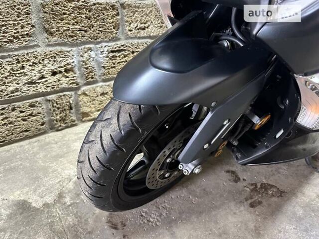 Ямаха T-max, об'ємом двигуна 0 л та пробігом 20 тис. км за 8500 $, фото 9 на Automoto.ua