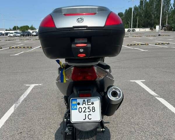 Серый Ямаха Т-макс, объемом двигателя 0.5 л и пробегом 18 тыс. км за 6000 $, фото 5 на Automoto.ua