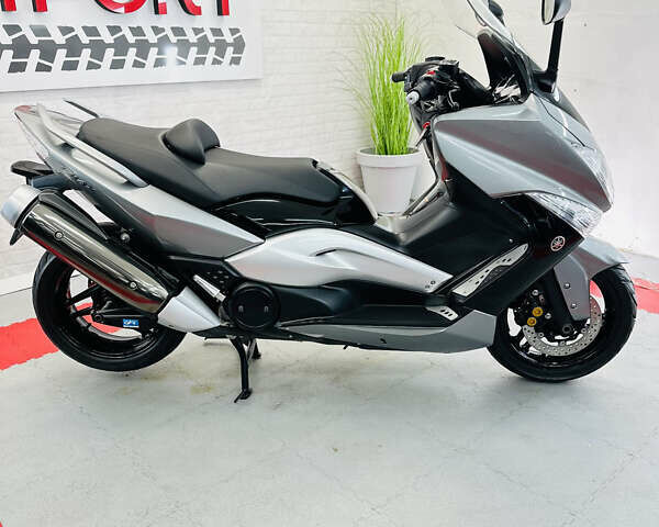 Сірий Ямаха T-max, об'ємом двигуна 0.5 л та пробігом 33 тис. км за 5000 $, фото 3 на Automoto.ua