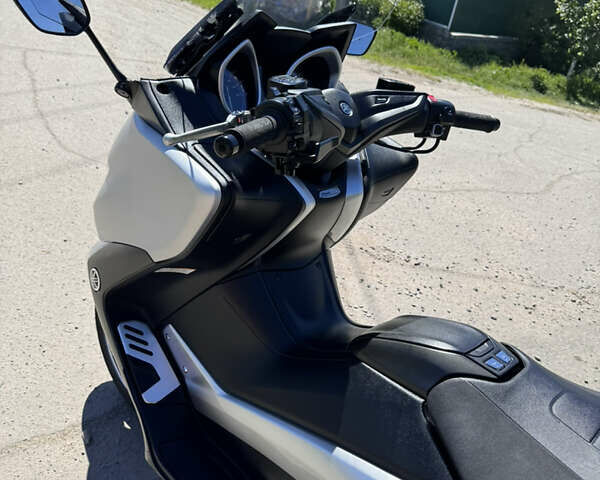 Сірий Ямаха T-max, об'ємом двигуна 0 л та пробігом 10 тис. км за 5100 $, фото 7 на Automoto.ua