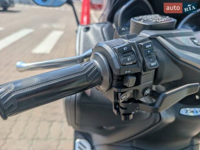 Сірий Ямаха T-max, об'ємом двигуна 0.56 л та пробігом 16 тис. км за 14000 $, фото 10 на Automoto.ua