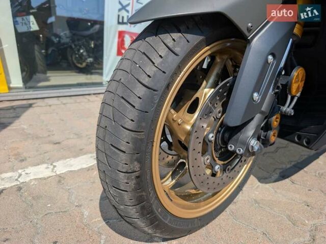 Сірий Ямаха T-max, об'ємом двигуна 0.56 л та пробігом 16 тис. км за 14000 $, фото 6 на Automoto.ua