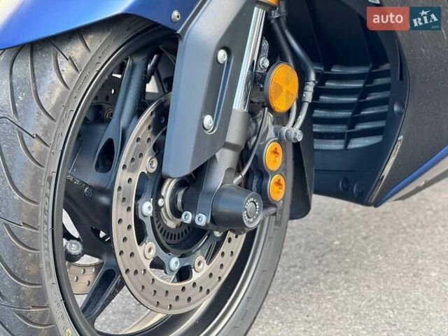 Синій Ямаха T-max, об'ємом двигуна 0.53 л та пробігом 6 тис. км за 9999 $, фото 13 на Automoto.ua