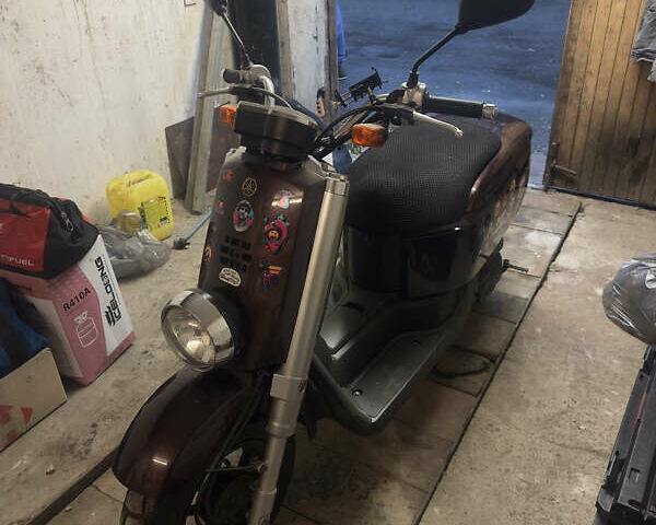 Коричневый Ямаха Вокс, объемом двигателя 0.5 л и пробегом 18 тыс. км за 908 $, фото 1 на Automoto.ua