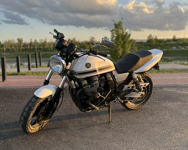 Белый Ямаха ХЖР, объемом двигателя 0.4 л и пробегом 50 тыс. км за 3100 $, фото 1 на Automoto.ua