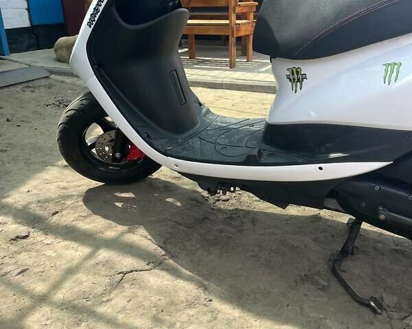 Белый Ямаха  Jog SA 39 ZR, объемом двигателя 0 л и пробегом 12 тыс. км за 700 $, фото 2 на Automoto.ua