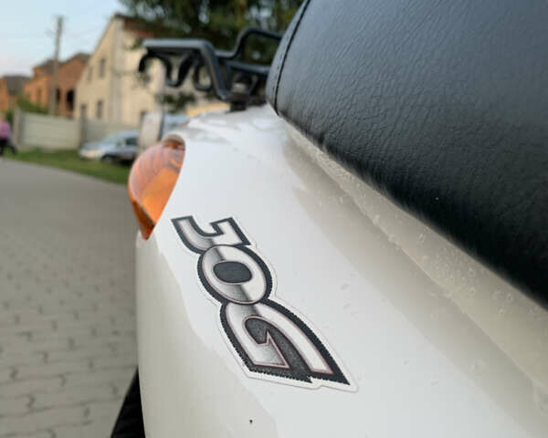 Белый Ямаха  Jog SA 39 ZR, объемом двигателя 0.05 л и пробегом 26 тыс. км за 739 $, фото 2 на Automoto.ua