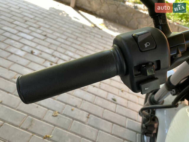 Белый Ямаха Bolt, объемом двигателя 1 л и пробегом 6 тыс. км за 8500 $, фото 17 на Automoto.ua