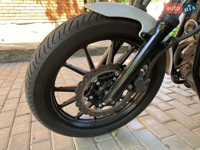 Белый Ямаха Bolt, объемом двигателя 1 л и пробегом 6 тыс. км за 8500 $, фото 13 на Automoto.ua