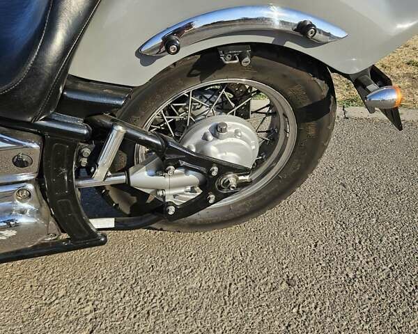 Серый Ямаха Drag Star 1100, объемом двигателя 1.1 л и пробегом 43 тыс. км за 6000 $, фото 6 на Automoto.ua