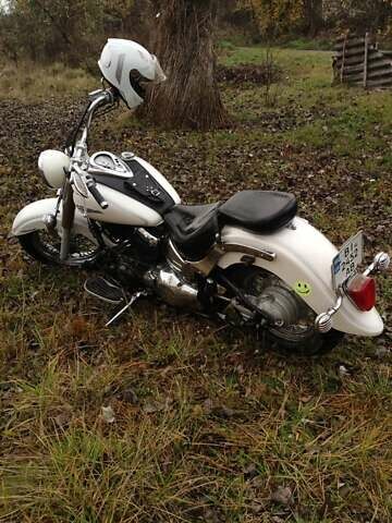 Белый Ямаха Drag Star 400, объемом двигателя 0.4 л и пробегом 30 тыс. км за 3800 $, фото 8 на Automoto.ua