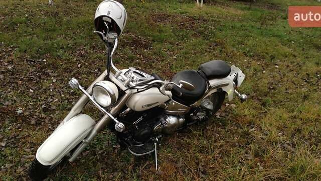 Белый Ямаха Drag Star 400, объемом двигателя 0.4 л и пробегом 30 тыс. км за 3800 $, фото 9 на Automoto.ua