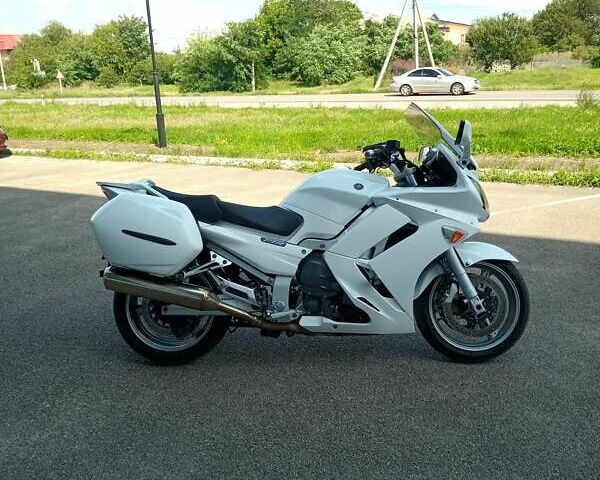 Белый Ямаха FJR 1300, объемом двигателя 1.3 л и пробегом 96 тыс. км за 6500 $, фото 4 на Automoto.ua