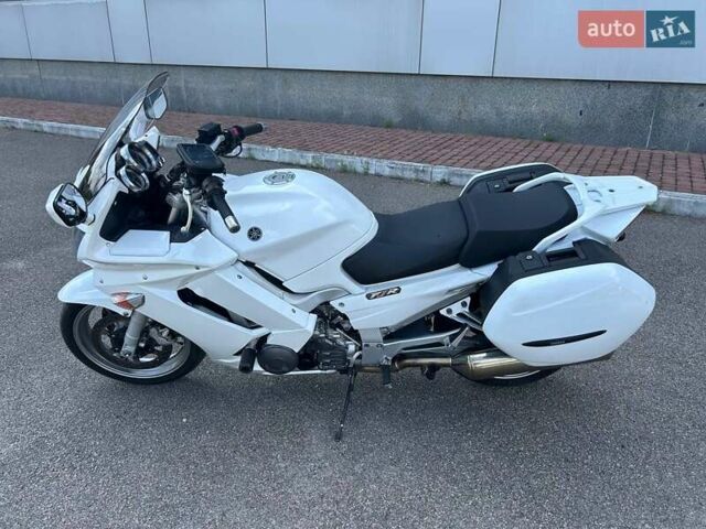 Белый Ямаха FJR 1300, объемом двигателя 1.3 л и пробегом 96 тыс. км за 6500 $, фото 8 на Automoto.ua