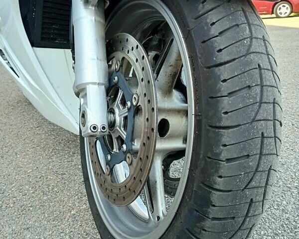 Белый Ямаха FJR 1300, объемом двигателя 1.3 л и пробегом 96 тыс. км за 6500 $, фото 6 на Automoto.ua