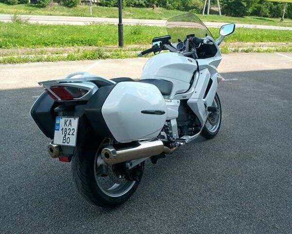 Белый Ямаха FJR 1300, объемом двигателя 1.3 л и пробегом 96 тыс. км за 6500 $, фото 2 на Automoto.ua