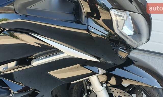 Черный Ямаха FJR 1300, объемом двигателя 0 л и пробегом 50 тыс. км за 10300 $, фото 24 на Automoto.ua