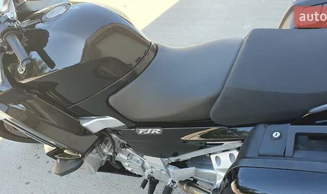 Черный Ямаха FJR 1300, объемом двигателя 0 л и пробегом 50 тыс. км за 10300 $, фото 3 на Automoto.ua