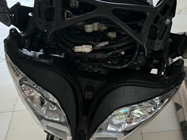 Ямаха FJR 1300, объемом двигателя 1.3 л и пробегом 0 тыс. км за 7000 $, фото 6 на Automoto.ua