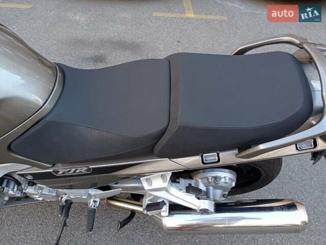 Серый Ямаха FJR 1300, объемом двигателя 1.3 л и пробегом 43 тыс. км за 9199 $, фото 12 на Automoto.ua
