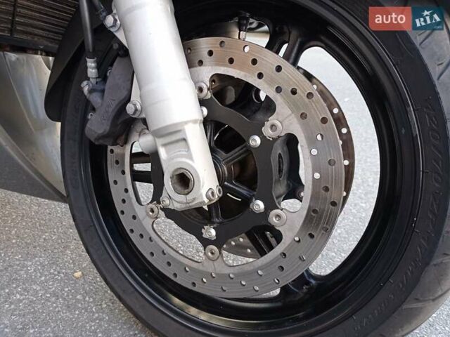 Серый Ямаха FJR 1300, объемом двигателя 1.3 л и пробегом 43 тыс. км за 9199 $, фото 14 на Automoto.ua