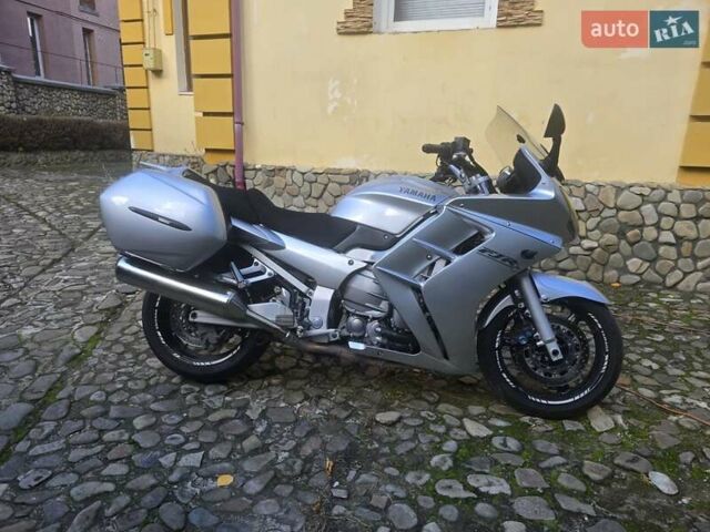 Ямаха FJR 1300 2002 в Черновцах на Automoto.ua Серый Ямаха FJR 1300, объемом двигателя 1.3 л и пробегом 102 тыс. км за 5200 $, фото 2 на Automoto.ua