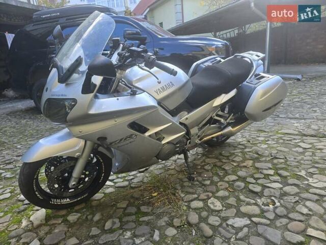 Ямаха FJR 1300 2002 в Черновцах на Automoto.ua Серый Ямаха FJR 1300, объемом двигателя 1.3 л и пробегом 102 тыс. км за 5200 $, фото 4 на Automoto.ua