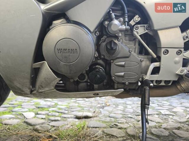 Ямаха FJR 1300 2002 в Черновцах на Automoto.ua Серый Ямаха FJR 1300, объемом двигателя 1.3 л и пробегом 102 тыс. км за 5200 $, фото 5 на Automoto.ua