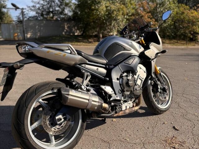 Ямаха FZ-1, объемом двигателя 1 л и пробегом 0 тыс. км за 5700 $, фото 9 на Automoto.ua