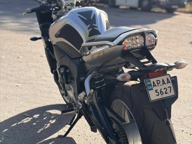 Ямаха FZ-1, объемом двигателя 1 л и пробегом 0 тыс. км за 5700 $, фото 8 на Automoto.ua