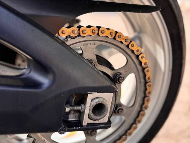 Ямаха FZ-1, объемом двигателя 1 л и пробегом 0 тыс. км за 5700 $, фото 11 на Automoto.ua