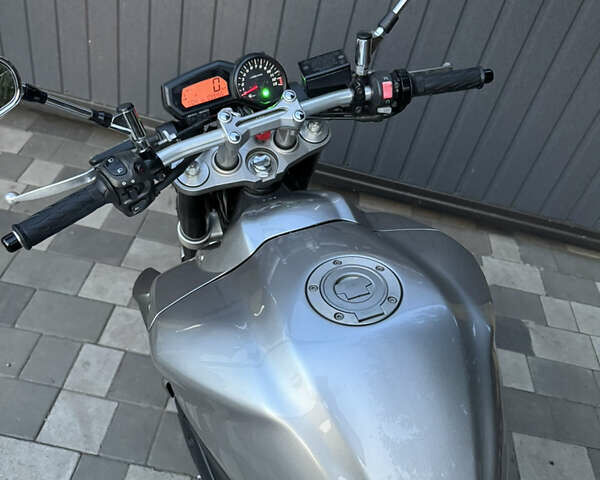 Сірий Ямаха FZ-1, об'ємом двигуна 1 л та пробігом 33 тис. км за 6400 $, фото 6 на Automoto.ua