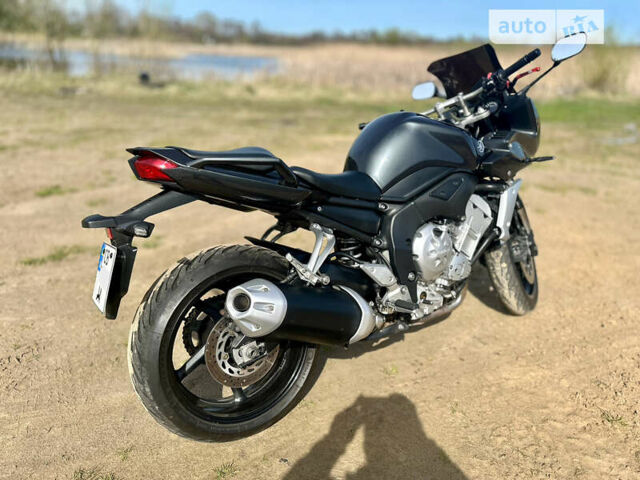 Черный Ямаха FZ1 Fazer, объемом двигателя 1 л и пробегом 40 тыс. км за 6600 $, фото 5 на Automoto.ua