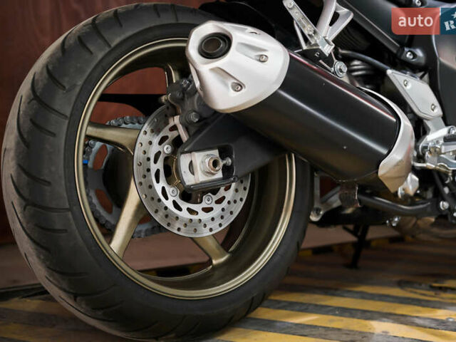 Ямаха FZ1 Fazer, об'ємом двигуна 1 л та пробігом 29 тис. км за 8000 $, фото 17 на Automoto.ua