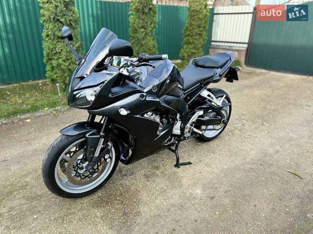 Серый Ямаха FZ1 Fazer, объемом двигателя 1 л и пробегом 30 тыс. км за 7000 $, фото 13 на Automoto.ua