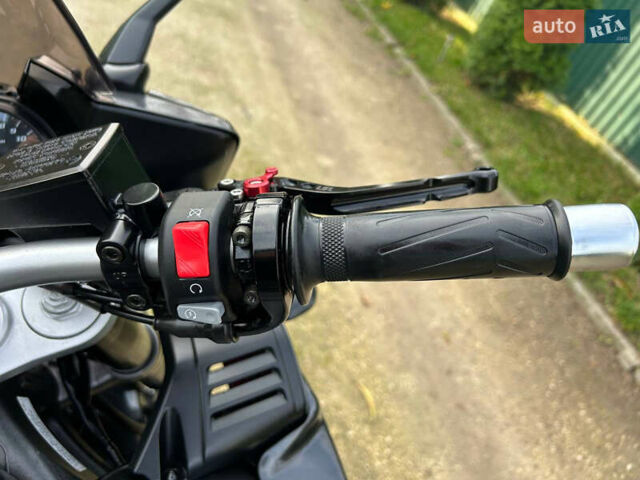 Серый Ямаха FZ1 Fazer, объемом двигателя 1 л и пробегом 30 тыс. км за 7000 $, фото 32 на Automoto.ua