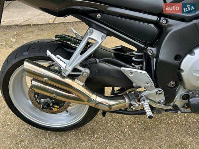 Серый Ямаха FZ1 Fazer, объемом двигателя 1 л и пробегом 30 тыс. км за 7000 $, фото 23 на Automoto.ua