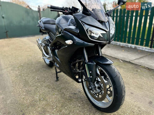 Серый Ямаха FZ1 Fazer, объемом двигателя 1 л и пробегом 30 тыс. км за 7000 $, фото 10 на Automoto.ua