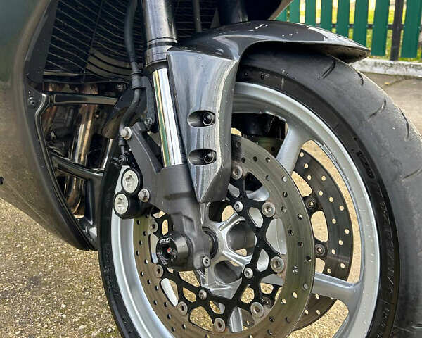 Серый Ямаха FZ1 Fazer, объемом двигателя 1 л и пробегом 30 тыс. км за 7000 $, фото 20 на Automoto.ua