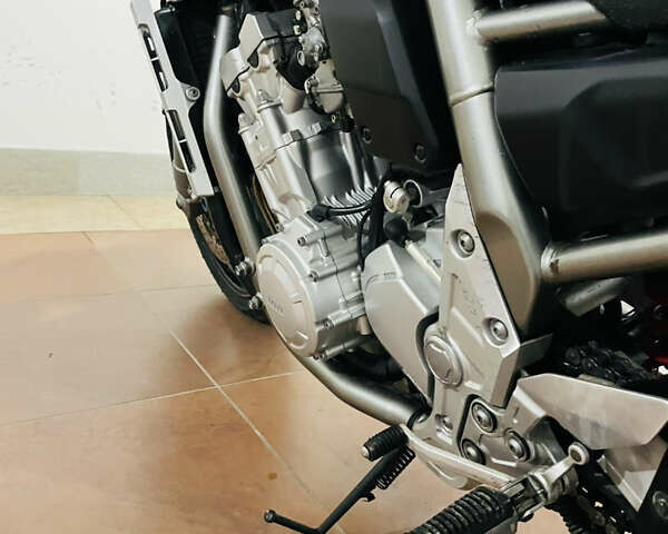 Синий Ямаха FZ1 Fazer, объемом двигателя 1 л и пробегом 18 тыс. км за 5500 $, фото 27 на Automoto.ua