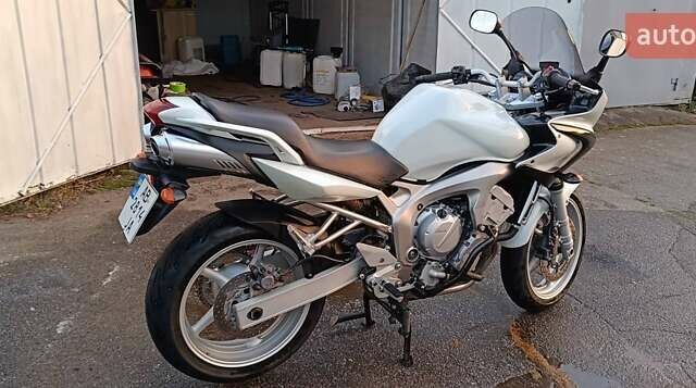 Серый Ямаха FZ6, объемом двигателя 0 л и пробегом 34 тыс. км за 4200 $, фото 1 на Automoto.ua