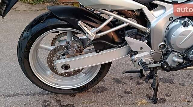 Серый Ямаха FZ6, объемом двигателя 0 л и пробегом 34 тыс. км за 4200 $, фото 9 на Automoto.ua