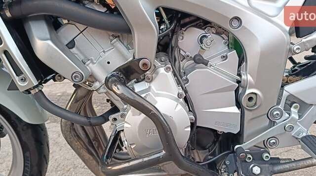 Серый Ямаха FZ6, объемом двигателя 0 л и пробегом 34 тыс. км за 4200 $, фото 22 на Automoto.ua