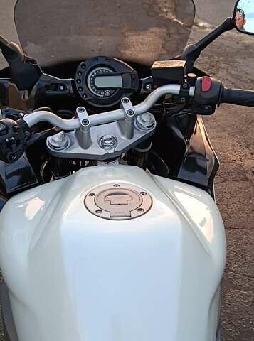 Серый Ямаха FZ6, объемом двигателя 0 л и пробегом 34 тыс. км за 4200 $, фото 4 на Automoto.ua