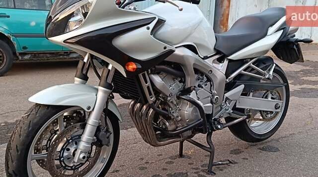 Сірий Ямаха FZ6, об'ємом двигуна 0.6 л та пробігом 37 тис. км за 4000 $, фото 10 на Automoto.ua